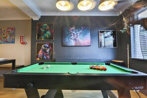 Exterior - Spacious 3 Bed Home With Pool Table (Cardiff)