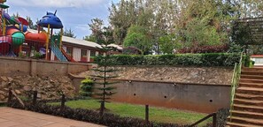 Área de juegos infantiles al aire libre