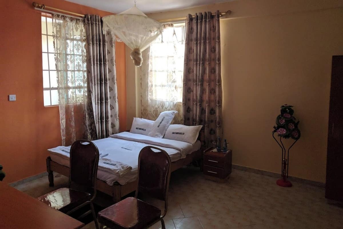 Deluxe Double Room | Free WiFi, bed sheets