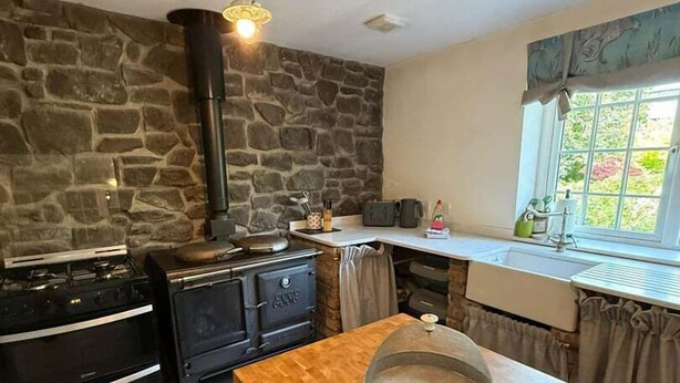 Ferienhaus (Victorian 3 Bed Cottage in Sought Aft) | Eigene Küche