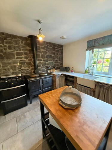 Victorian 3 Bed Cottage in Sought After Pentyrch