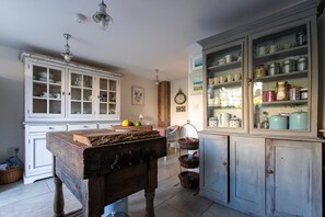 Hus (Victorian 3 Bed Cottage in Sought Aft) | Eget kjøkken