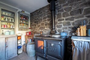 Maison (Victorian 3 Bed Cottage in Sought Aft) | Cuisine privée