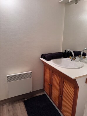 Dusche, Handtücher, Seife, Shampoo