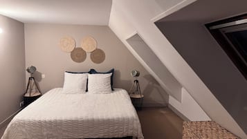 1 chambre, fer et planche à repasser, draps fournis