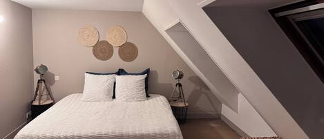 1 bedroom, iron/ironing board, bed sheets