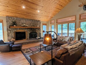 Smart TV, futbolito, estéreo