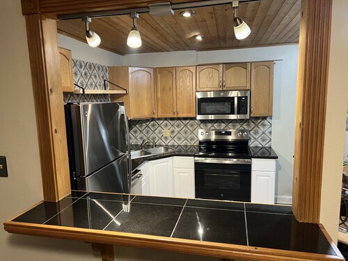 Complete Remodel 1 Block From the River Center, Minutes to LSU