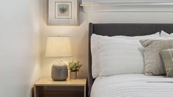 3 bedrooms, desk, iron/ironing board, WiFi