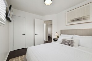 3 Schlafzimmer, Schreibtisch, Bügeleisen/Bügelbrett, WLAN