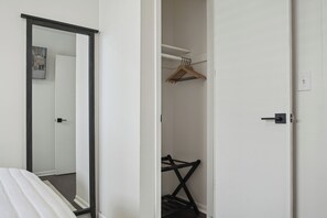 3 عدّة غرف نوم ومكتب ومكواة/لوح كي وواي فاي