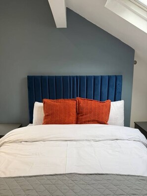 2 bedrooms, desk, iron/ironing board, free WiFi