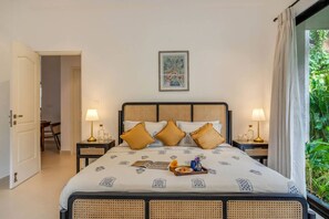 2 bedrooms - Modern 2bhk w Private Plunge Pool Lawn Siolim (Oxel)