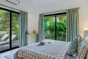 2 bedrooms - Modern 2bhk w Private Plunge Pool Lawn Siolim (Oxel)