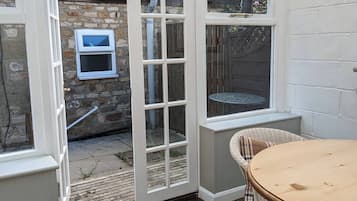 House, 2 Bedrooms, Smoking | Outdoor dining