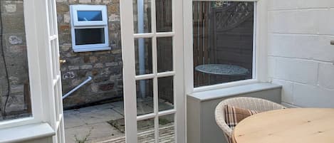 House, 2 Bedrooms, Smoking | Outdoor dining