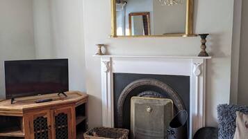 House, 2 Bedrooms, Smoking | Interior