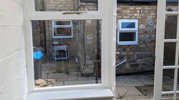 House, 2 Bedrooms, Smoking | Interior