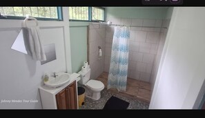 Room, 1 Bedroom, Patio, Mountain View | Bathroom