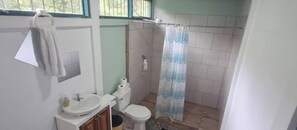 客房, 1 間臥室, 露台, 山景 | 浴室