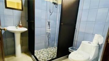 Room, 1 Bedroom, Patio, Mountain View | Bathroom