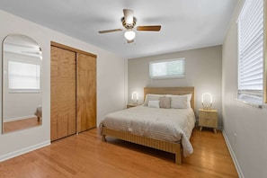 2 bedrooms, iron/ironing board, free WiFi, bed sheets