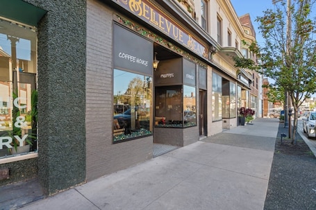 Exterior detail. Modern 2 BR Bellevue Retreat – Near Stadiums & Downtown