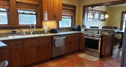 Beautiful lakeshore home. 4 bed. Amazing views overlooking the lake! New Owner.