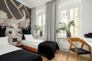 2 soverom, skrivebord, reiseseng for barn og wi-fi