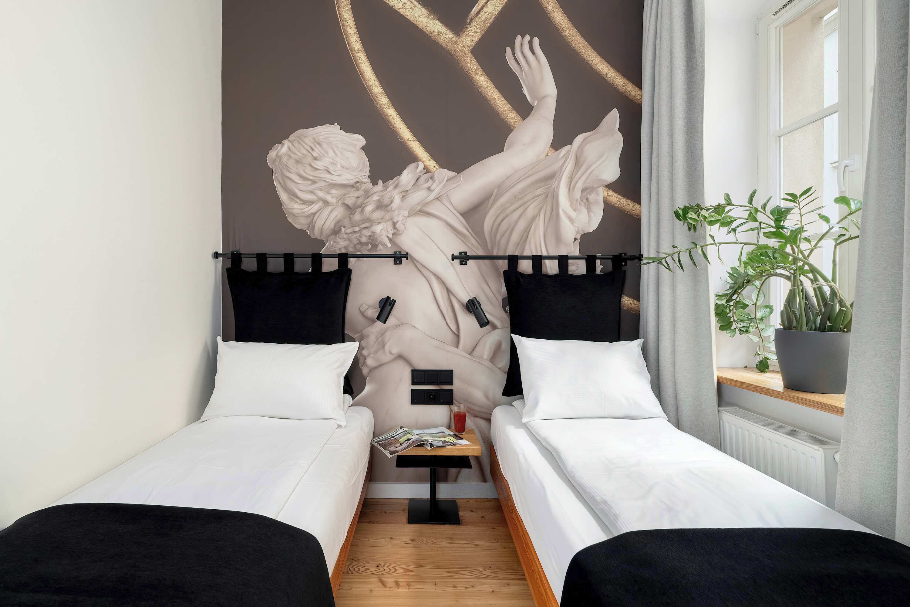 Desk, travel crib, WiFi, bed sheets