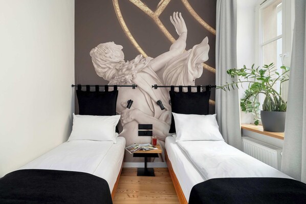 Desk, travel crib, WiFi, bed sheets