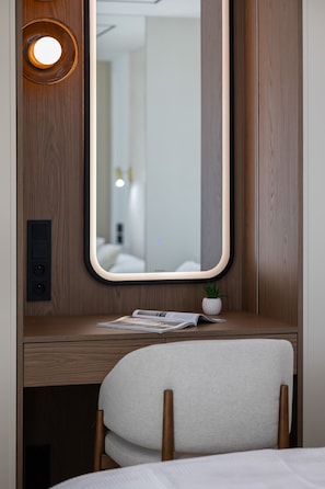 1 Schlafzimmer, Schreibtisch, Bügeleisen/Bügelbrett, Reisekinderbett