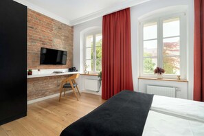 2 habitaciones, escritorio, cuna de viaje y wifi 