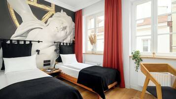 Desk, travel crib, WiFi, bed sheets