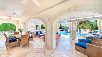 Vila, 6 kamar tidur | Tempat makan outdoor