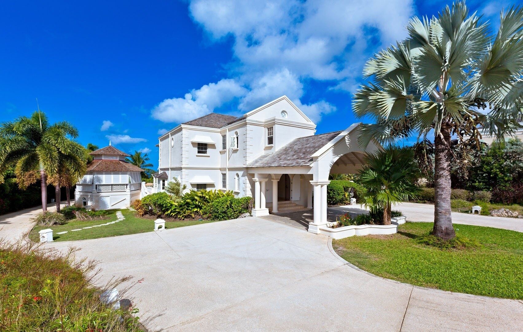 المنشأة من الخارج