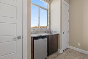 House, 4 Bedrooms | Interior