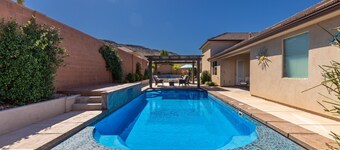 Hurricane Falls Pool, Hot Tub Plus Dog Friendly! 4 Bedroom Home