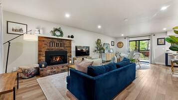 House, 3 Bedrooms | Living area