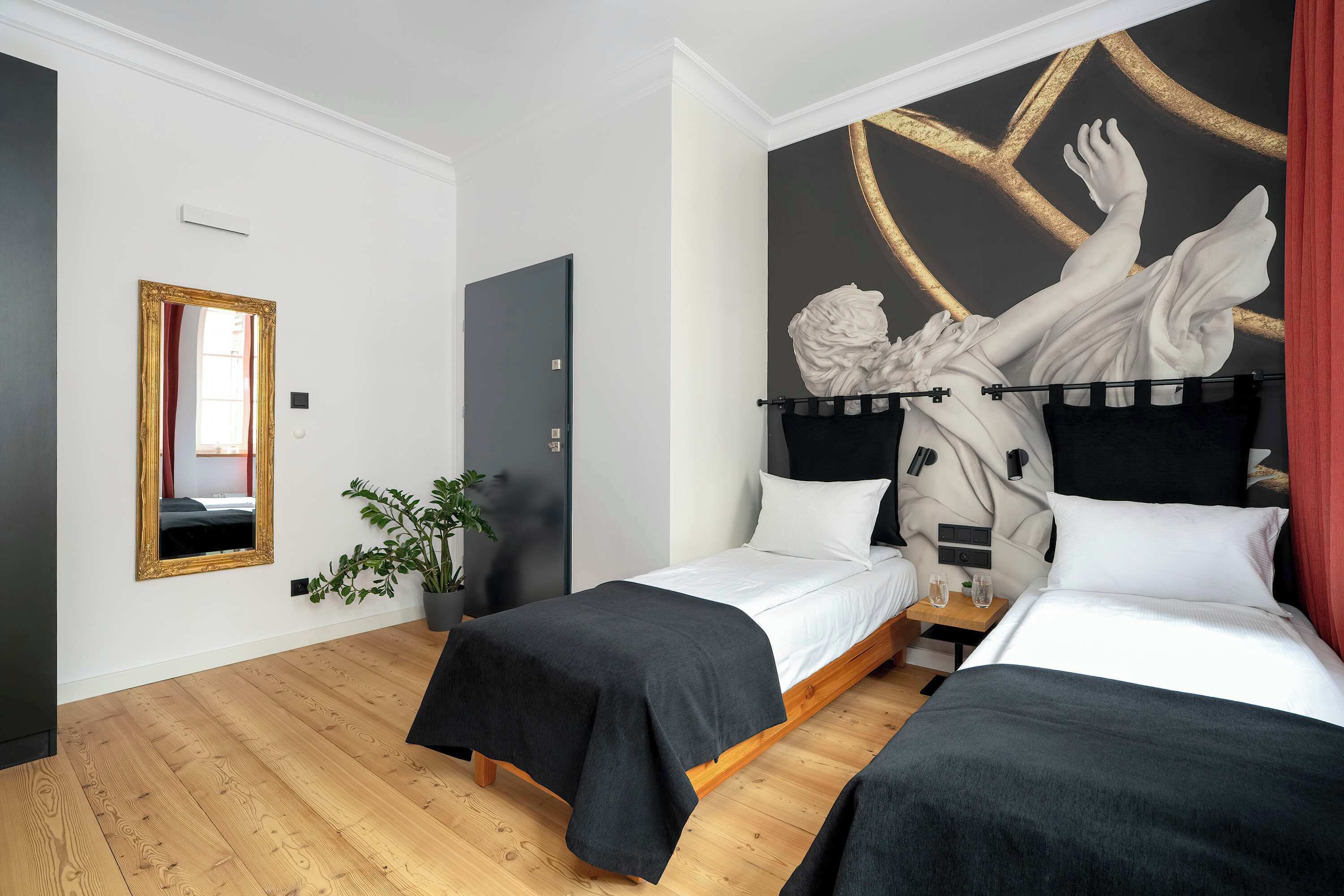 Skrivebord, weekendseng, Wi-Fi, sengetøj