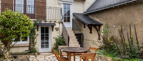 屋外ダイニングエリア