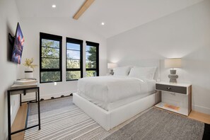 5 soverom, strykejern/-brett, wi-fi og sengetøy