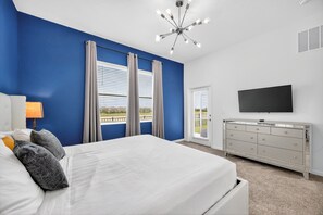 2 bedrooms, iron/ironing board, WiFi, bed sheets - Cozy condo in waterpark resorts and golf course (Davenport)