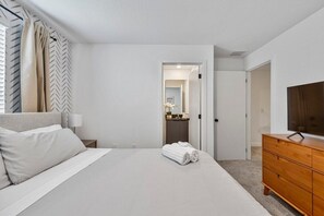 3 bedrooms, iron/ironing board, WiFi, bed sheets
