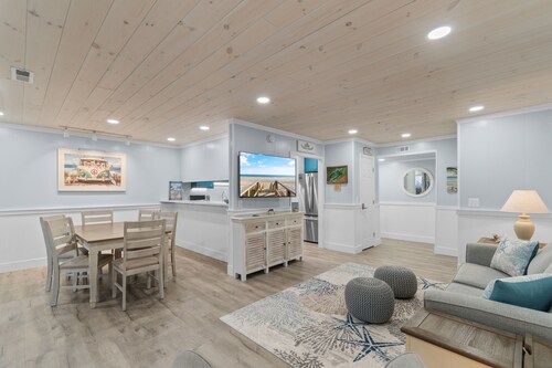 Condo with Resort Pool | Family-Friendly & Walk to Beach