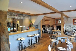 Bar (in der Unterkunft)