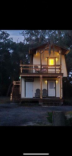 Peaceful Lakefront Getaway with Hot Tub & Kayaks