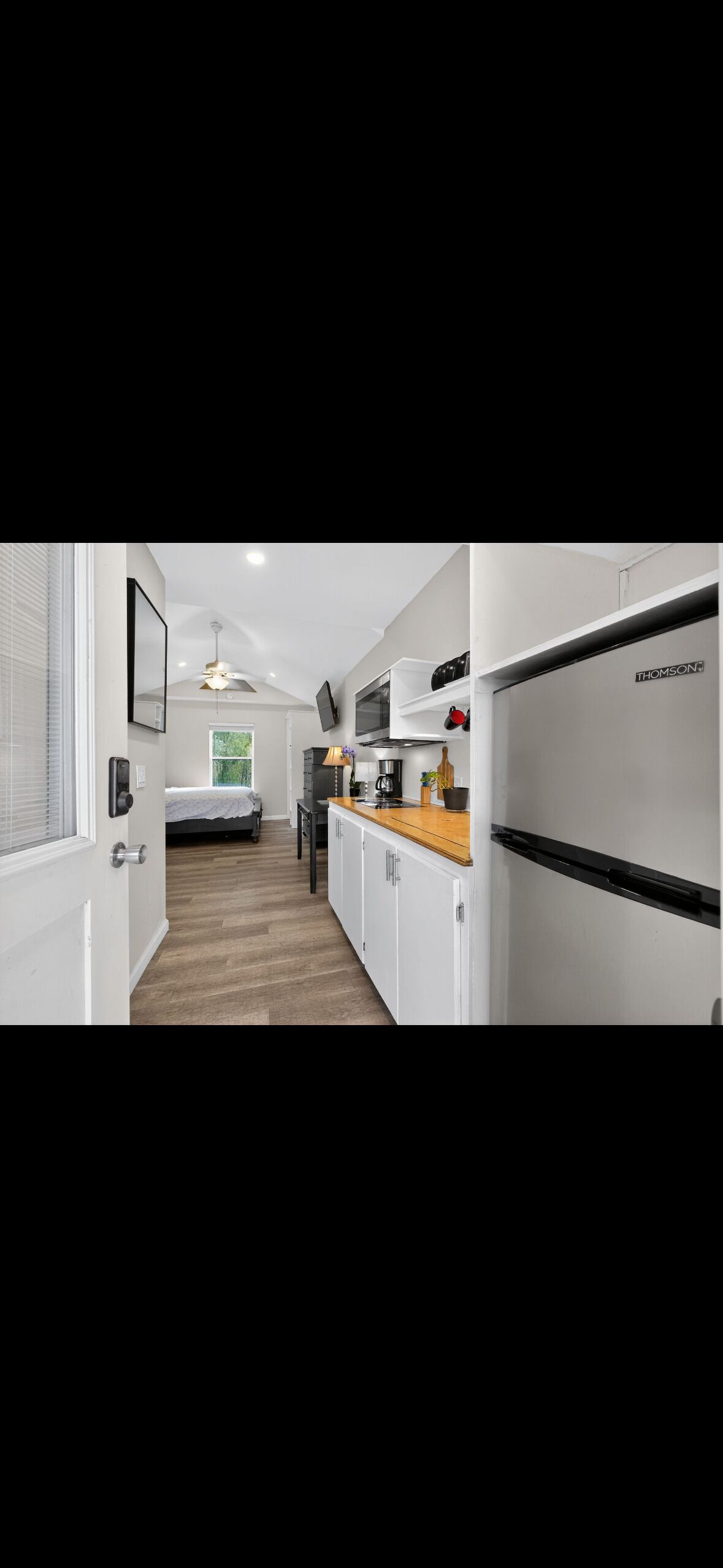 1 غرفة نوم وخدمة الإنترنت وملاءات أسرّة