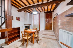 Dining - GuestHost - Comfortable apartment of approximately 45 square meters, perfect for a stay of two, located on the ground floor of a period building (accessible via a few steps).The property is located in Bagnaia, a quiet hamlet a few kilometers from Perugia (Bagnaia)
