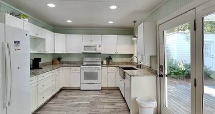 Coast A While | Fire Pit, Screened Porch, Great Location